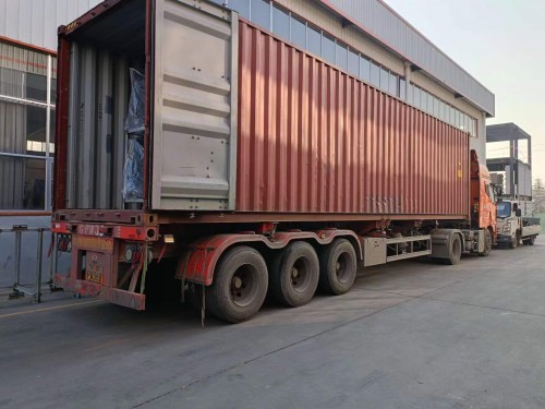 非洲客戶柴油機裝柜發(fā)貨